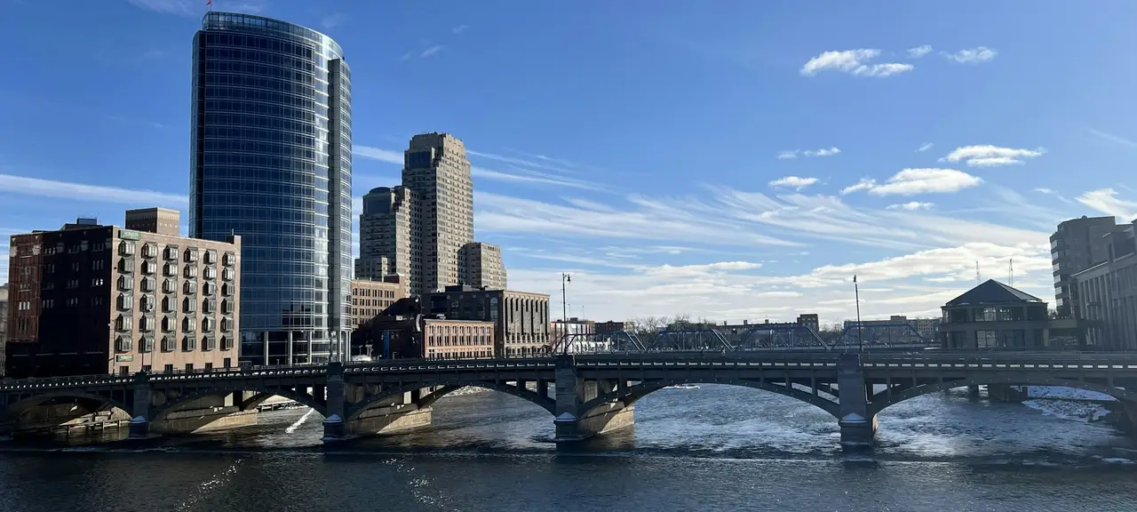 Grand Rapids skyline and bridge over the Grand River