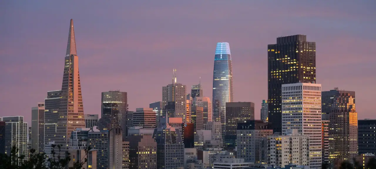 San Francisco skyline with Salesforce Tower at dusk